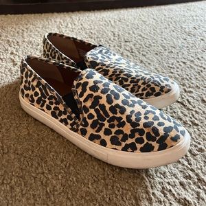 Women’s cheetah Steve Madden slides